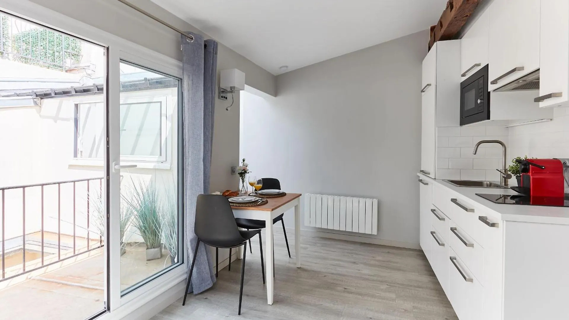 Jardin Du Luxembourg With Balcony - Cityapartmentstay * Paris